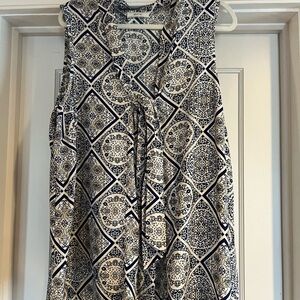 Elegant Navy and White Patterned Sleeveless Top